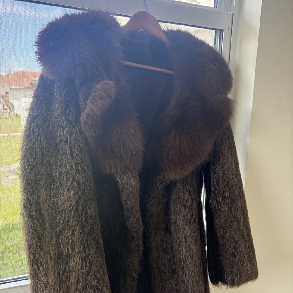 EUC Vintage Sable Brown Fur Coat with Leather Trim and Pockets